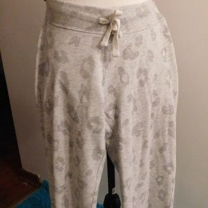 Old Navy Size XS Juniors Gray Leopard Sweatpants